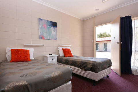 Motel Poinsettia - Accommodation Rockhampton 30