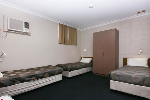 Motel Poinsettia - Accommodation Rockhampton 23