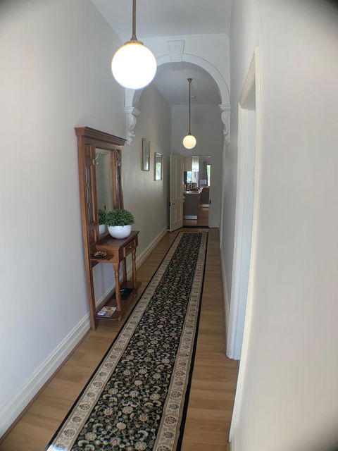 On Gilbert - Accommodation Rockhampton 0