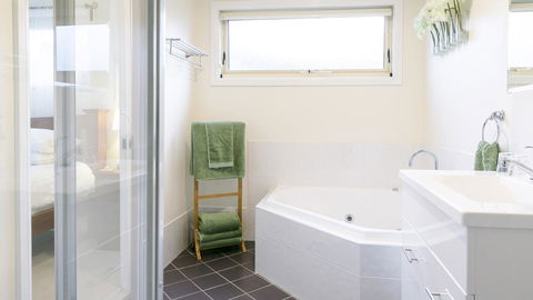 One Tree Bed And Breakfast - Accommodation Rockhampton 9