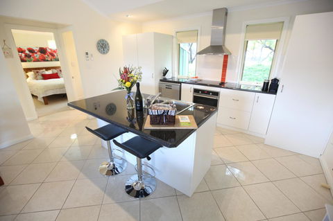 One Tree Bed And Breakfast - Accommodation Rockhampton 8