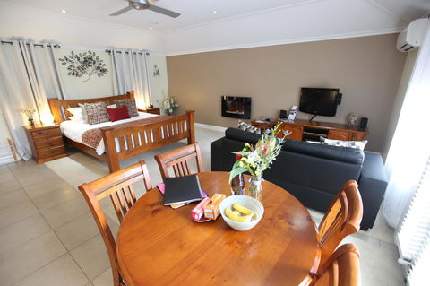 One Tree Bed And Breakfast - Accommodation Rockhampton 16