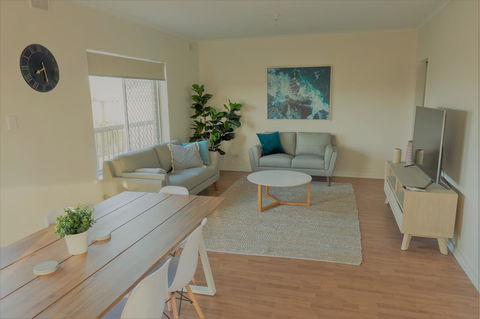 Henley Beach South, Amazing Views, Huge Private Balcony! - Accommodation Rockhampton 5