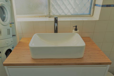 Henley Beach South, Amazing Views, Huge Private Balcony! - Accommodation Rockhampton 17