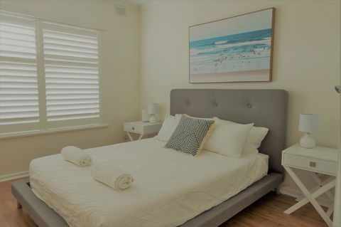 Henley Beach South, Amazing Views, Huge Private Balcony! - Accommodation Rockhampton 1