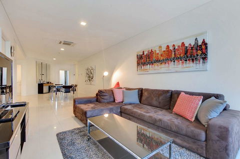 Executive Suite, Incredible Views Of City - Accommodation Rockhampton 0