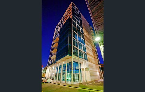 Executive Suite, Incredible Views Of City - Accommodation Rockhampton 11