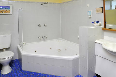 Aston Motel Yamba - Accommodation Rockhampton 8