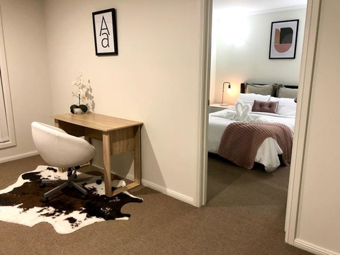 MODERN SPACIOUS 3 BR HOME - NEAR BEACH & AIRPORT - Accommodation Rockhampton 5