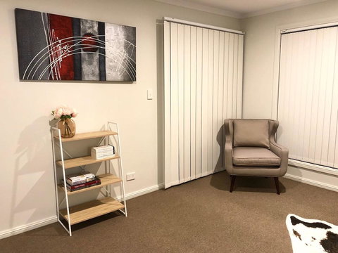 MODERN SPACIOUS 3 BR HOME - NEAR BEACH & AIRPORT - Accommodation Rockhampton 6