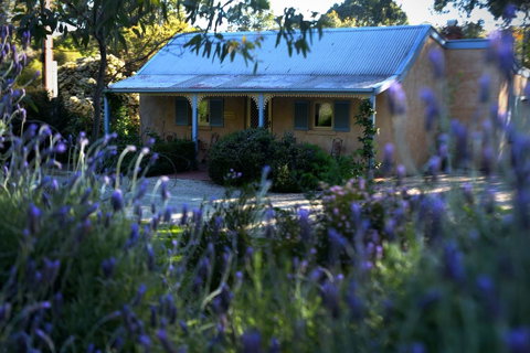 Donnybrook Cottages - Donnybrook - Accommodation Rockhampton 0