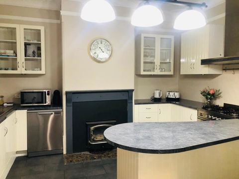 Belmore Cottage - Accommodation Rockhampton 6