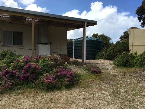 Camelot - Accommodation Rockhampton 1