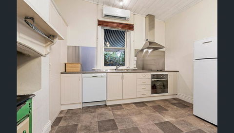 Treasured Memories Cottage - Accommodation Rockhampton 10