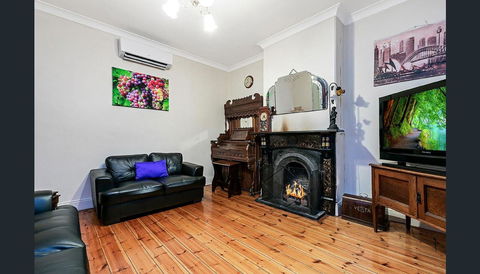 Treasured Memories Cottage - Accommodation Rockhampton 5