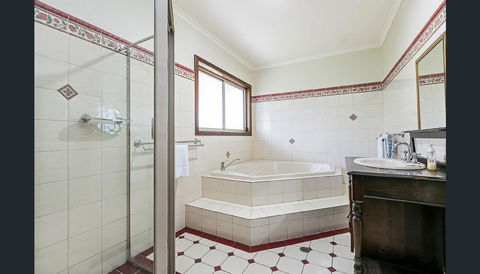 Treasured Memories Cottage - Accommodation Rockhampton 6