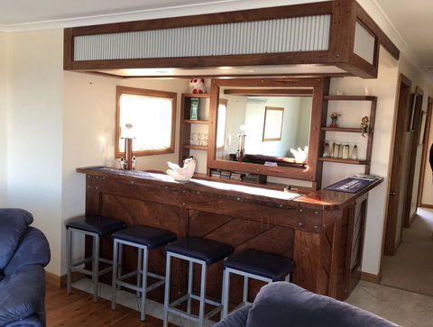 Rocks Retreat House With Sea Views - Accommodation Rockhampton 1