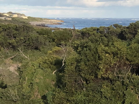 Rocks Retreat House With Sea Views - Accommodation Rockhampton 3