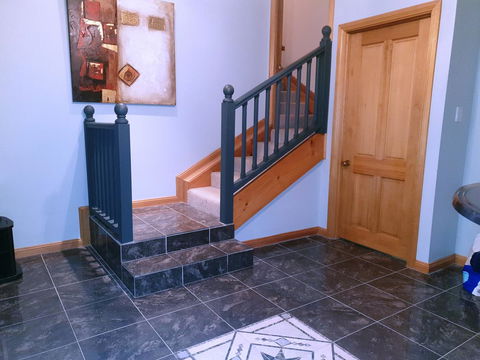 Rocks Retreat House With Sea Views - Accommodation Rockhampton 11