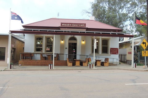 Wozza's B&B - Accommodation Rockhampton 0