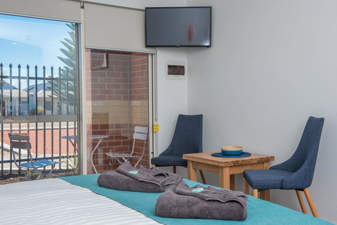 Jurien Bay Motel Apartments - Accommodation Rockhampton 8