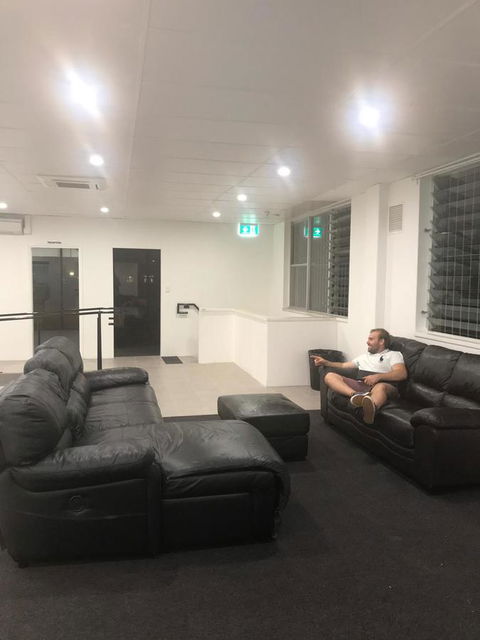 Perth City Backpackers Hostel - Note - Valid Passport Required To Check In - Accommodation Rockhampton 12
