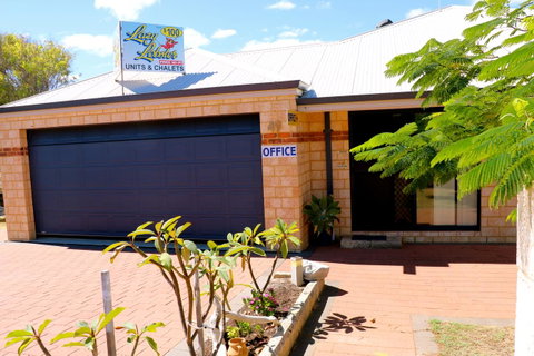 Lazy Lobster Holiday Units & Chalets - Accommodation Rockhampton 17