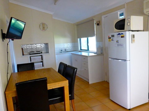Lazy Lobster Holiday Units & Chalets - Accommodation Rockhampton 24