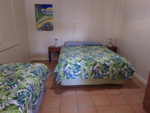 Lazy Lobster Holiday Units & Chalets - Accommodation Rockhampton 8