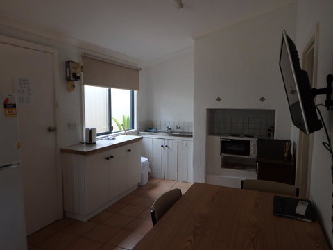 Lazy Lobster Holiday Units & Chalets - Accommodation Rockhampton 16