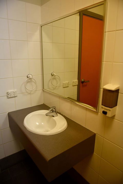 The Emperors Crown Hostel - Accommodation Rockhampton 36