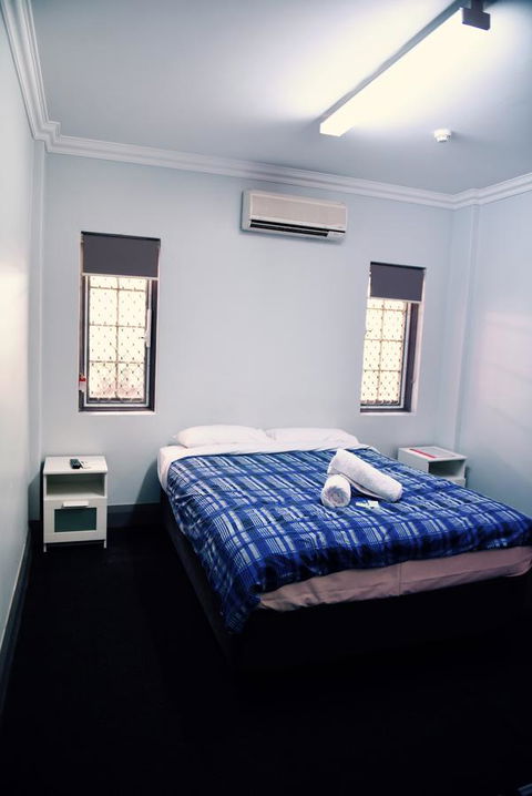 The Emperors Crown Hostel - Accommodation Rockhampton 27