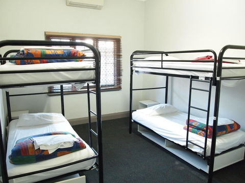 The Emperors Crown Hostel - Accommodation Rockhampton 21