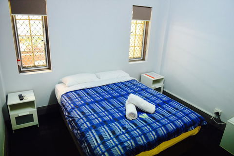 The Emperors Crown Hostel - Accommodation Rockhampton 13