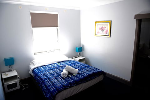 The Emperors Crown Hostel - Accommodation Rockhampton 29