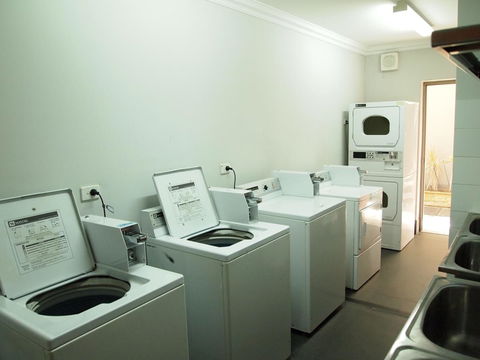 The Emperors Crown Hostel - Accommodation Rockhampton 44
