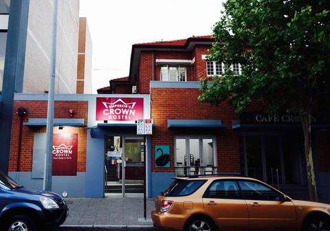 The Emperors Crown Hostel - Accommodation Rockhampton 0