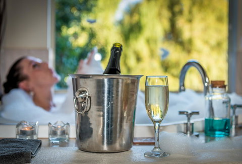 Chimes Spa Retreat - Accommodation Rockhampton 16