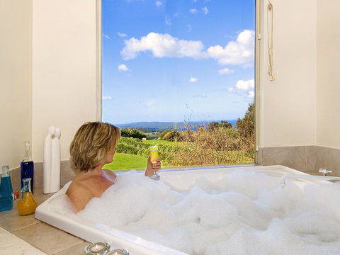 Chimes Spa Retreat - Accommodation Rockhampton 35