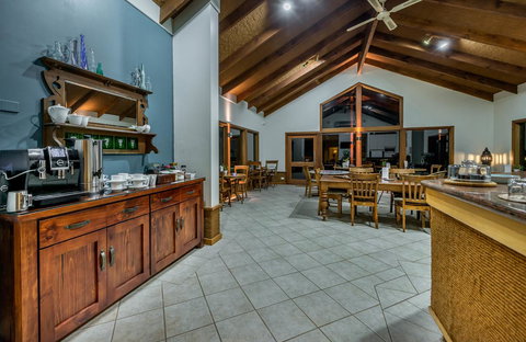 Chimes Spa Retreat - Accommodation Rockhampton 5