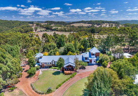 Chimes Spa Retreat - Accommodation Rockhampton 3