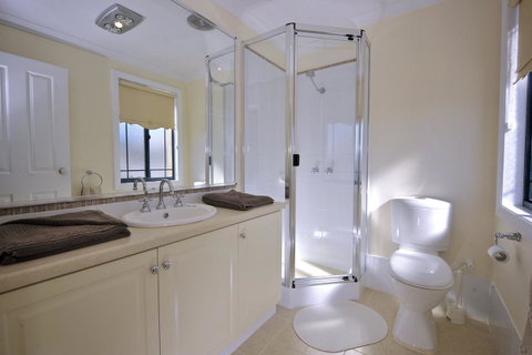 Palm Beach Manor - Accommodation Rockhampton 8