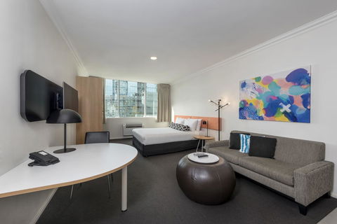 Oaks Perth Hotel - Accommodation Rockhampton 0