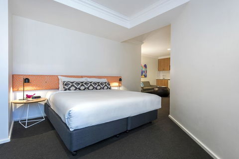 Oaks Perth Hotel - Accommodation Rockhampton 2