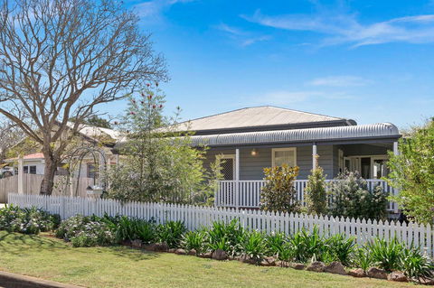 Lavender Cottage - Accommodation Rockhampton 0