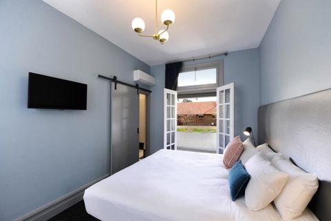 The Stirling Arms Hotel - Accommodation Rockhampton 6