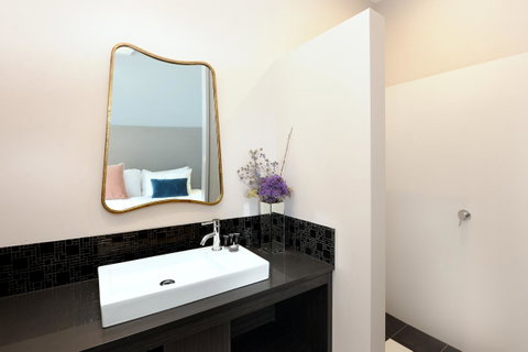 The Stirling Arms Hotel - Accommodation Rockhampton 7