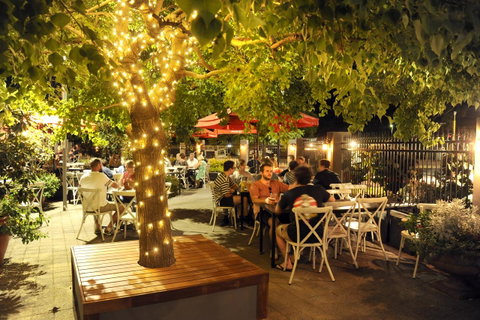 The Stirling Arms Hotel - Accommodation Rockhampton 2