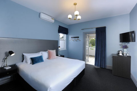 The Stirling Arms Hotel - Accommodation Rockhampton 5