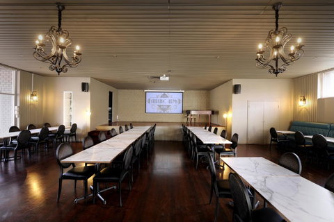 The Stirling Arms Hotel - Accommodation Rockhampton 16